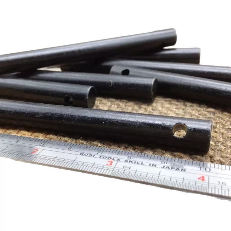 2PCS 8 * 80mm Perforated Campi - Ferro Rod Striker recensie en prijs