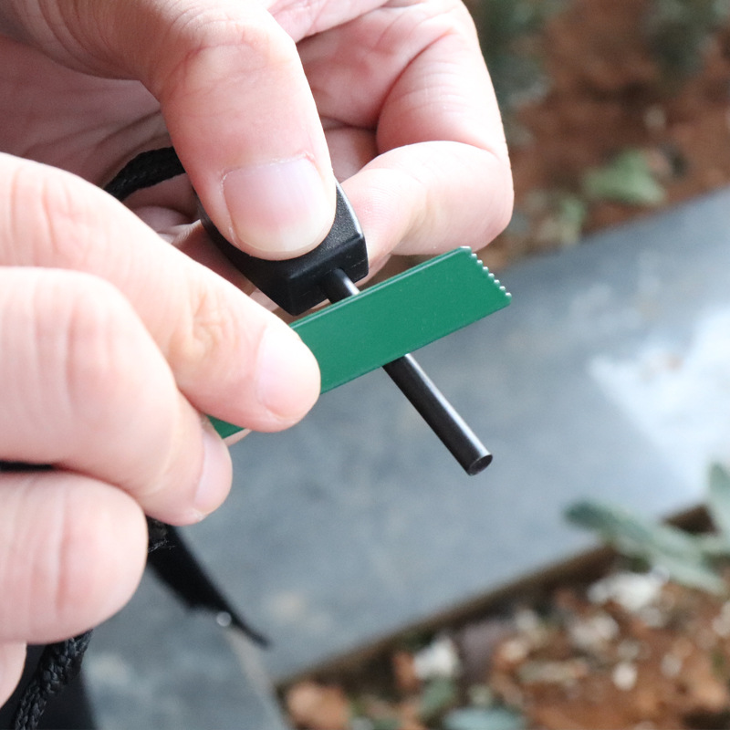 Mini Wilderness Survival Porta - Ferro Rod Striker recensie en prijs