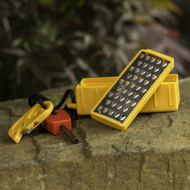 Lightweight Tinder Maker with  - Ferro Rod Striker recensie en prijs