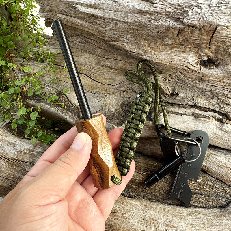 New Outdoor Flint Fire Starter - Ferro Rod Striker recensie en prijs
